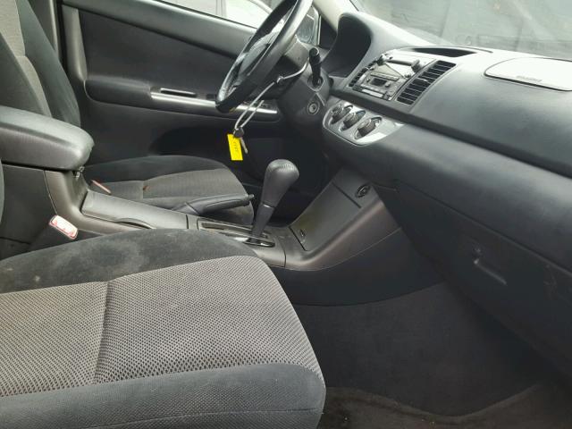 4T1BE30KX6U647872 - 2006 TOYOTA CAMRY LE ნაცრისფერი ფოტო 5