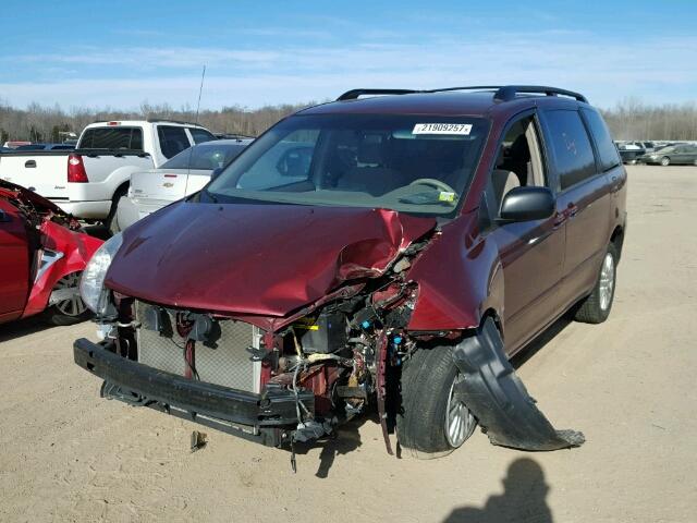 5TDJK4CC7AS028663 - 2010 TOYOTA SIENNA LE RED photo 2
