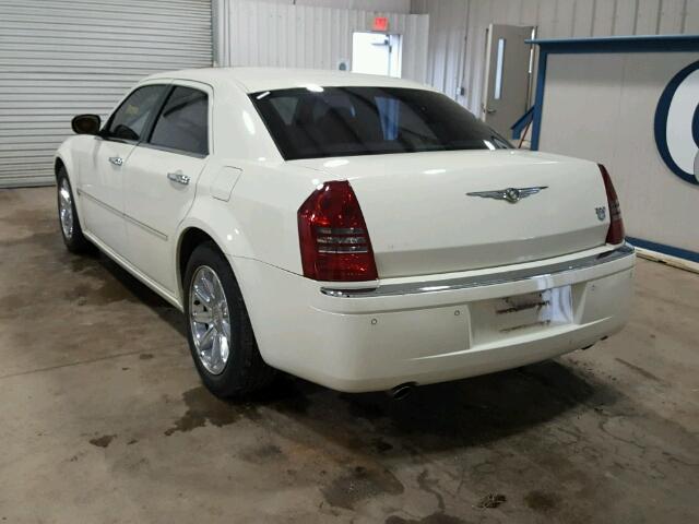 2C3AA63H95H523174 - 2005 CHRYSLER 300C WHITE photo 3