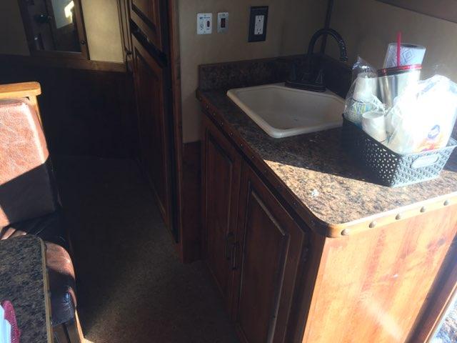 4DYGS2305F1013765 - 2015 MISC HORSE TRLR Սև լուսանկար 1