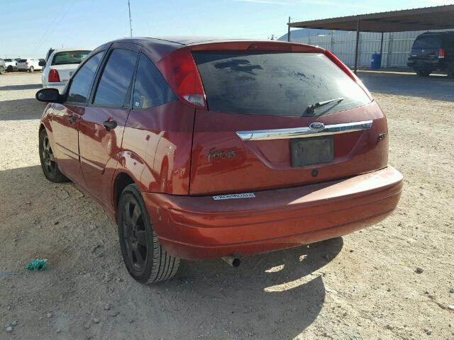 3FAFP37332R116681 - 2002 FORD FOCUS ZX5 MAROON photo 3