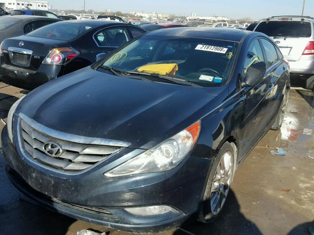 5NPEC4AC8BH121233 - 2011 HYUNDAI SONATA SE BLUE photo 2