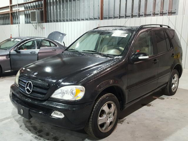 4JGAB57E74A504148 - 2004 MERCEDES-BENZ ML 350 BLACK photo 2