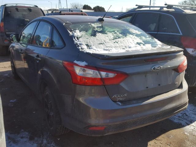 1FAHP3F24CL226527 - 2012 FORD FOCUS SE GRAY photo 3