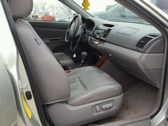JTDBF30K260167950 - 2006 TOYOTA CAMRY LE ვერცხლისფერი ფოტო 5