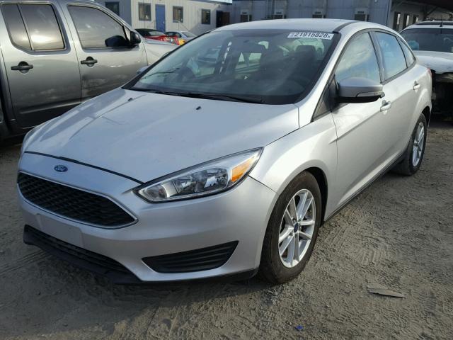 1FADP3F26FL370244 - 2015 FORD FOCUS SE SILVER photo 2