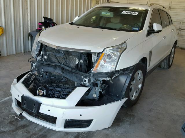 3GYFNCE3XDS539427 - 2013 CADILLAC SRX LUXURY WHITE photo 2