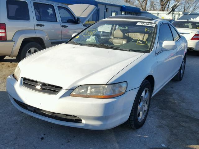 1HGCG2258YA000333 - 2000 HONDA ACCORD EX WHITE photo 2