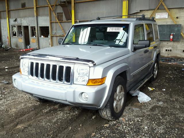 1J8HH48KX6C253934 - 2006 JEEP COMMANDER SILVER photo 2