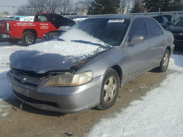 1HGCG1657YA002529 - 2000 HONDA ACCORD EX SILVER photo 2