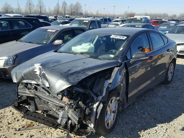 3FA6P0H76FR160289 - 2015 FORD FUSION SE GRAY photo 2