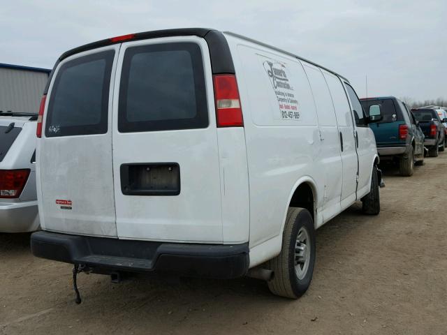 1GCWGFFA3B1109543 - 2011 CHEVROLET EXPRESS G2 WHITE photo 4