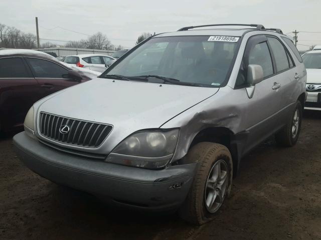 JT6HF10U7Y0148840 - 2000 LEXUS RX 300 SILVER photo 2