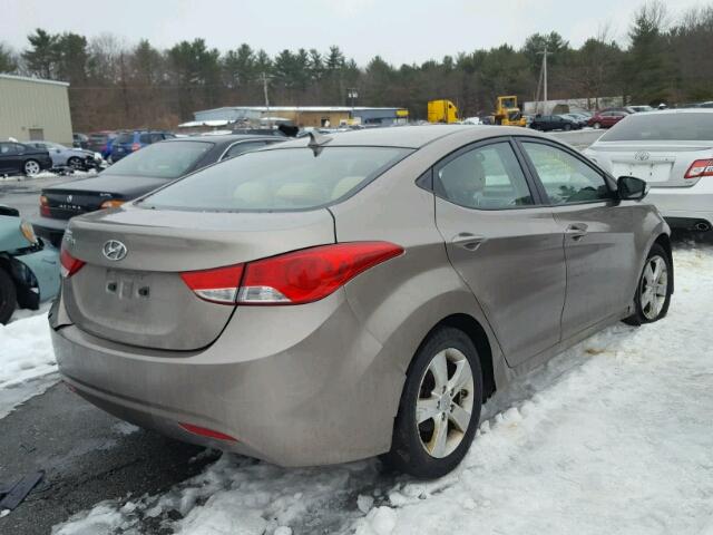 5NPDH4AE4DH354270 - 2013 HYUNDAI ELANTRA GL GRAY photo 4