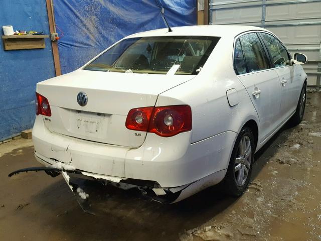 3VWEF71K87M069262 - 2007 VOLKSWAGEN JETTA WOLF WHITE photo 4