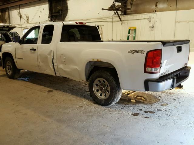 1GTEK19J78E172042 - 2008 GMC SIERRA K15 WHITE photo 3