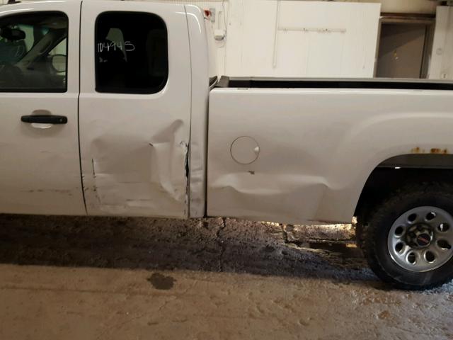 1GTEK19J78E172042 - 2008 GMC SIERRA K15 WHITE photo 9