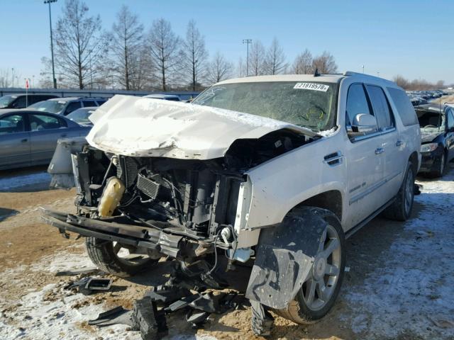 1GYUKJEF8AR180480 - 2010 CADILLAC ESCALADE E WHITE photo 2