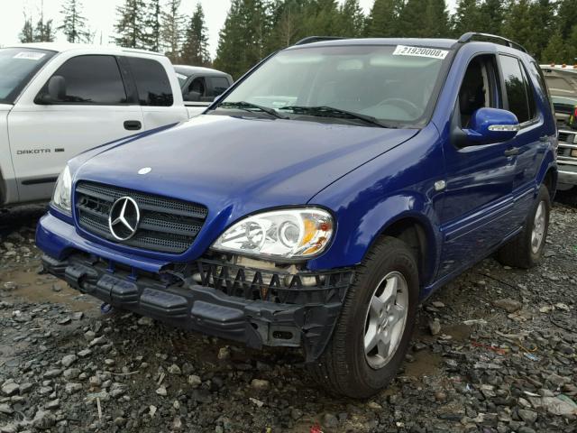 4JGAB54E0YA206969 - 2000 MERCEDES-BENZ ML 320 BLUE photo 2