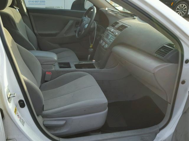 4T4BE46K29R050531 - 2009 TOYOTA CAMRY BASE WHITE photo 5