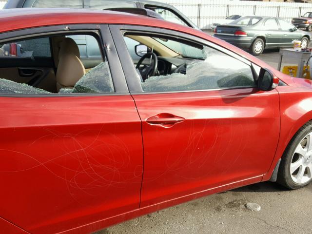 KMHDH4AE3DU798208 - 2013 HYUNDAI ELANTRA GL RED photo 9