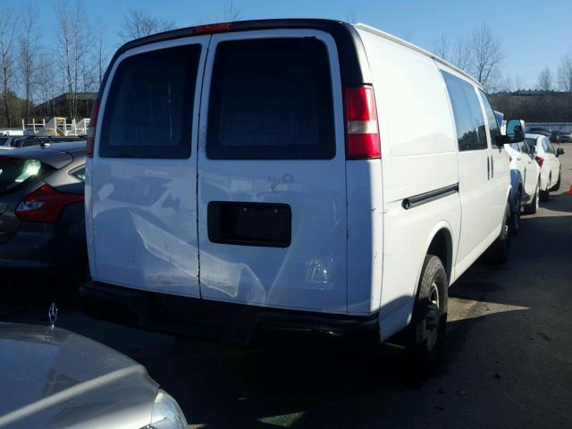 1GCGG25CX91138726 - 2009 CHEVROLET EXPRESS G2 WHITE photo 4