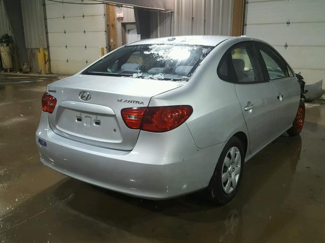 KMHDU46D68U585903 - 2008 HYUNDAI ELANTRA GL SILVER photo 4