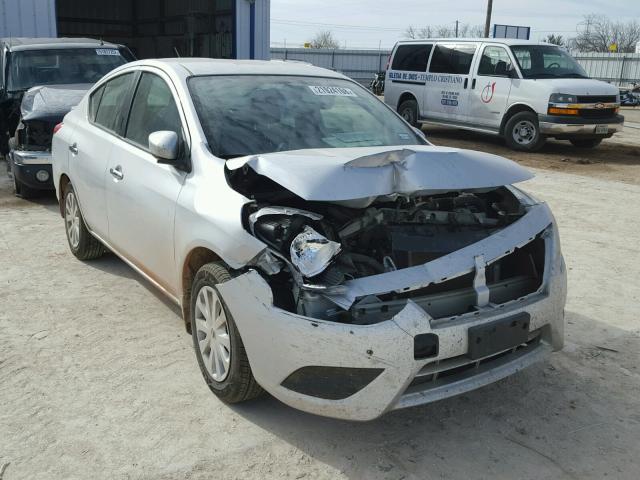 3N1CN7AP8FL801566 - 2015 NISSAN VERSA S SILVER photo 1