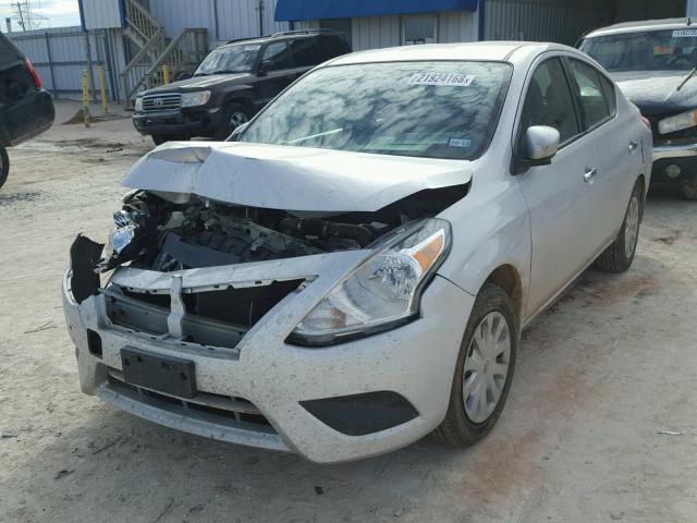 3N1CN7AP8FL801566 - 2015 NISSAN VERSA S SILVER photo 2