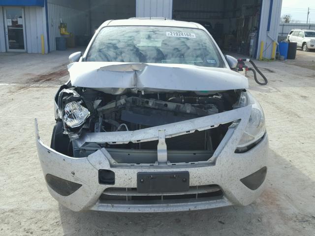 3N1CN7AP8FL801566 - 2015 NISSAN VERSA S SILVER photo 9