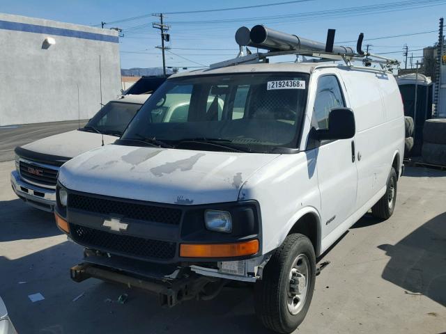 1GCGG25V561180489 - 2006 CHEVROLET EXPRESS G2 WHITE photo 2