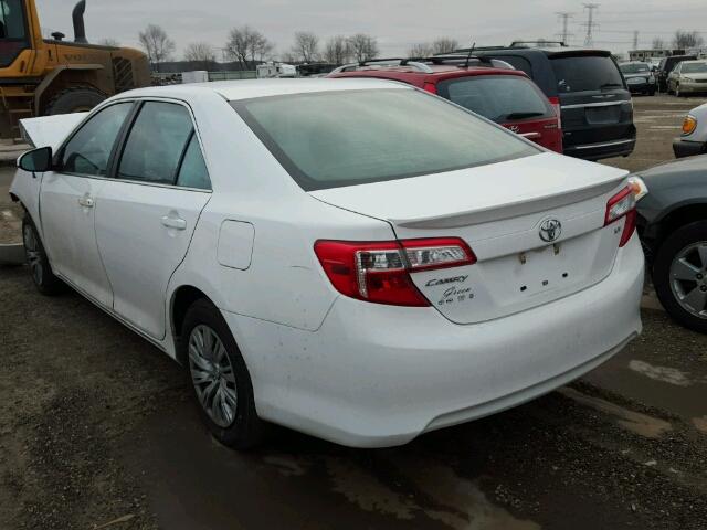 4T1BF1FK7CU546437 - 2012 TOYOTA CAMRY BASE WHITE photo 3