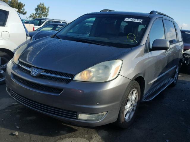 5TDZA22C74S146230 - 2004 TOYOTA SIENNA XLE GRAY photo 2