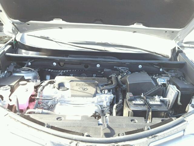 2T3WFREV4HW348943 - 2017 TOYOTA RAV4 XLE SILVER photo 7