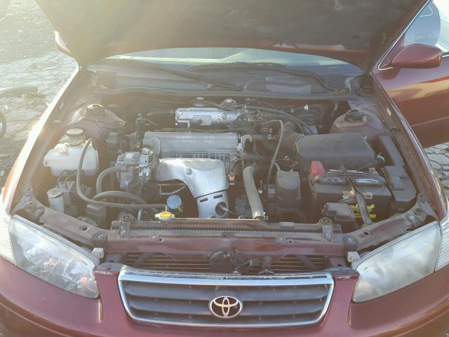 4T1BG22K11U085287 - 2001 TOYOTA CAMRY CE RED photo 7