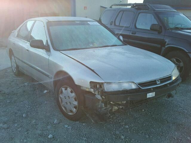 1HGCD5636TA178334 - 1996 HONDA ACCORD LX SILVER photo 1