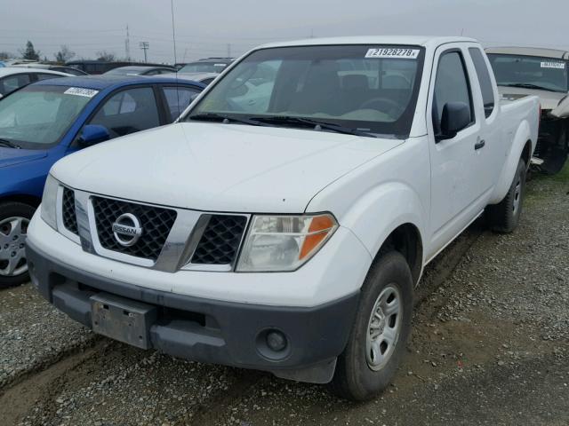 1N6BD06T77C435523 - 2007 NISSAN FRONTIER K WHITE photo 2