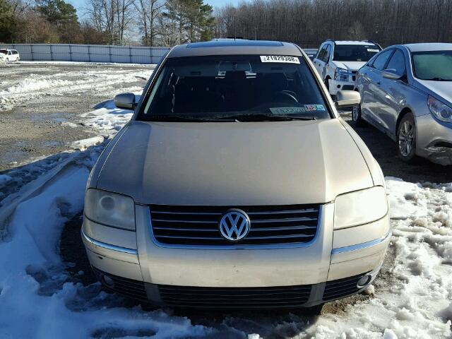 WVWPD63B01P072456 - 2001 VOLKSWAGEN PASSAT GLS TAN photo 9