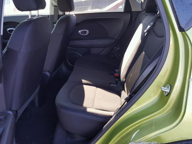 KNDJN2A28G7863339 - 2016 KIA SOUL GREEN photo 6