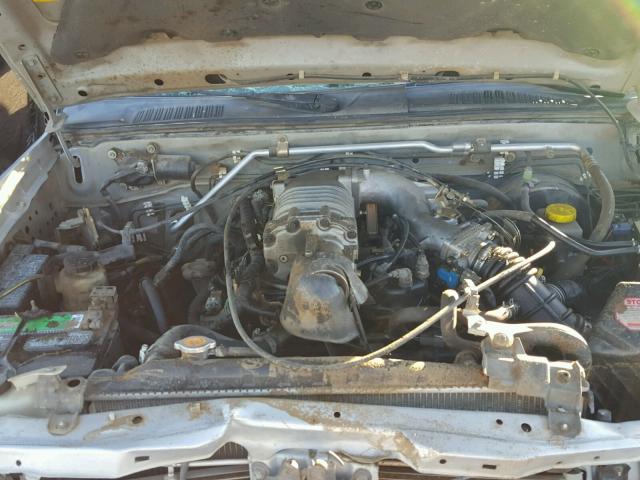 1N6MD29YX4C418190 - 2004 NISSAN FRONTIER C SILVER photo 7