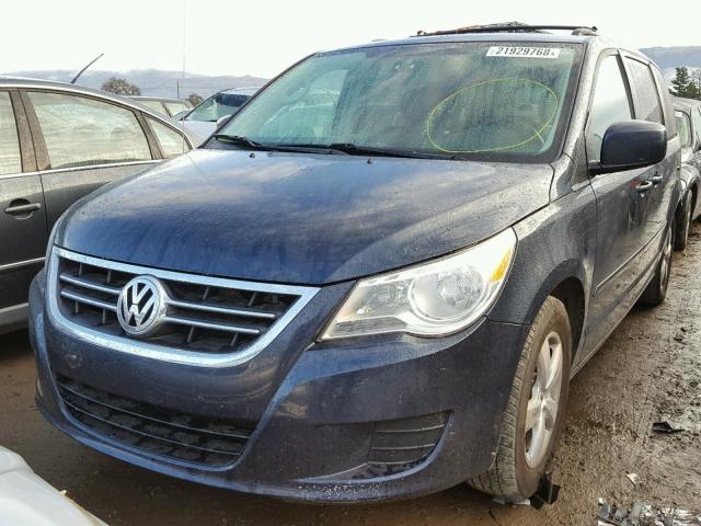 2V8HW34109R582534 - 2009 VOLKSWAGEN ROUTAN SE BLUE photo 2