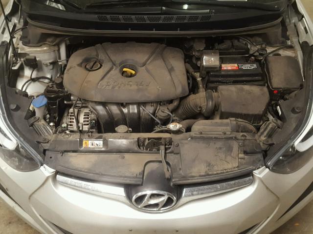 5NPDH4AE4GH699982 - 2016 HYUNDAI ELANTRA SE SILVER photo 7