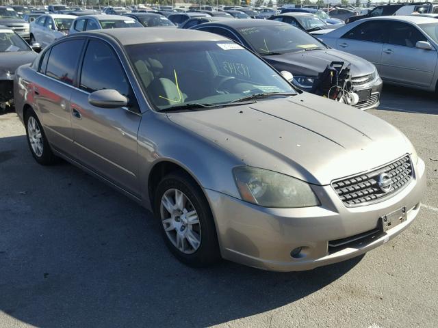 1N4AL11D25C341348 - 2005 NISSAN ALTIMA S GOLD photo 1