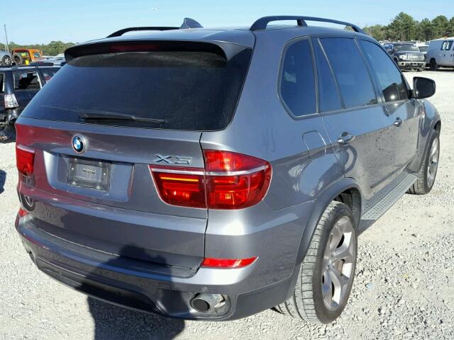 5UXZV4C56BL403083 - 2011 BMW X5 XDRIVE3 ნაცრისფერი ფოტო 4