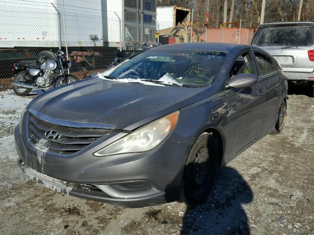 5NPEB4AC1BH085310 - 2011 HYUNDAI SONATA GLS GRAY photo 2