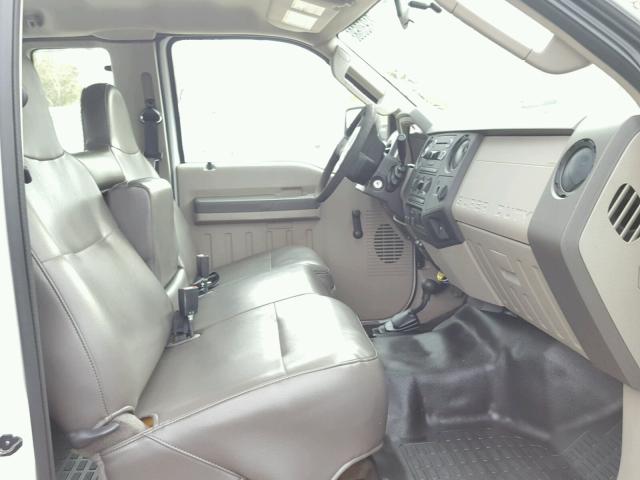 1FTSX2BR7AEA33139 - 2010 FORD F250 SUPER WHITE photo 5