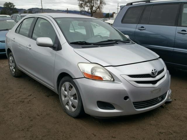 JTDBT923871042318 - 2007 TOYOTA YARIS SILVER photo 1