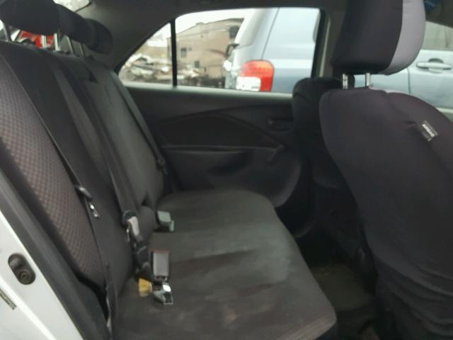 JTDBT923871042318 - 2007 TOYOTA YARIS SILVER photo 6