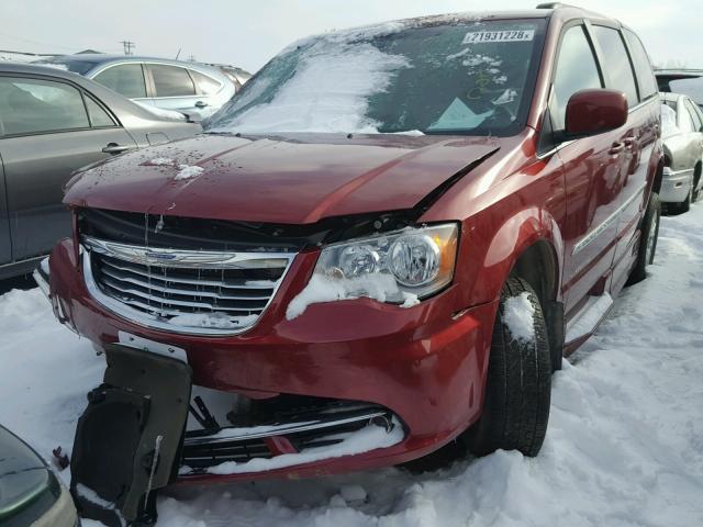 2C7WC1BG5GR254145 - 2016 CHRYSLER TOWN & COU RED photo 2