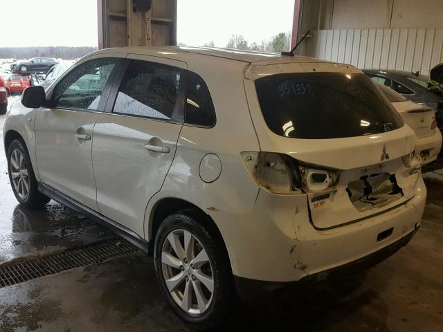 4A4AP4AU7DE010079 - 2013 MITSUBISHI OUTLANDER WHITE photo 3